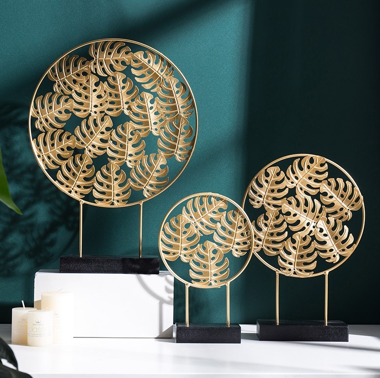 Листайте галерею, чтобы посмотреть композицию в разных интерьерах