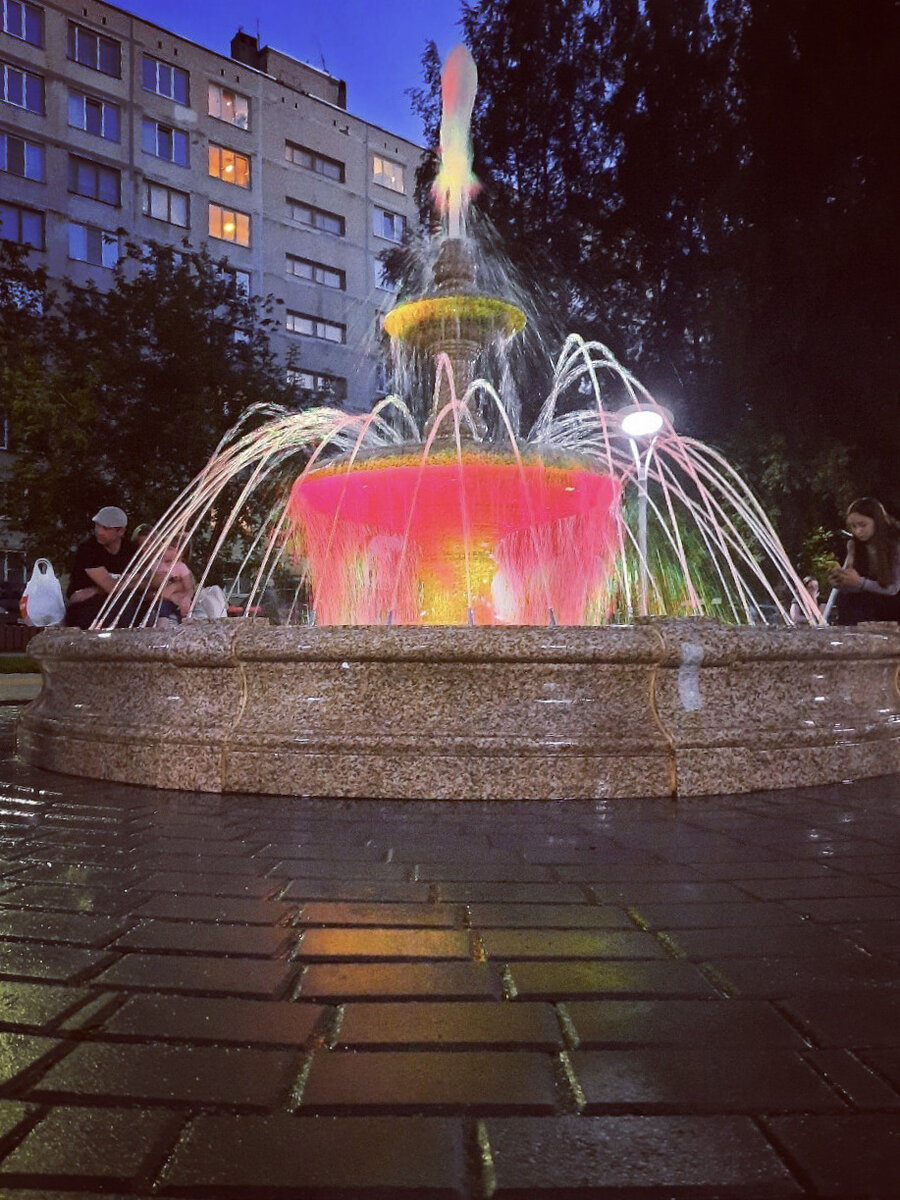парк в тихвине