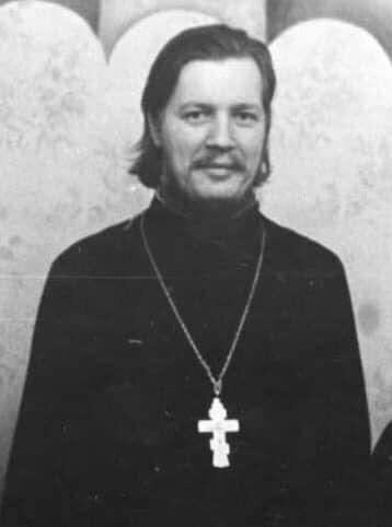 Отец Дмитрий Смирнов в молодости.