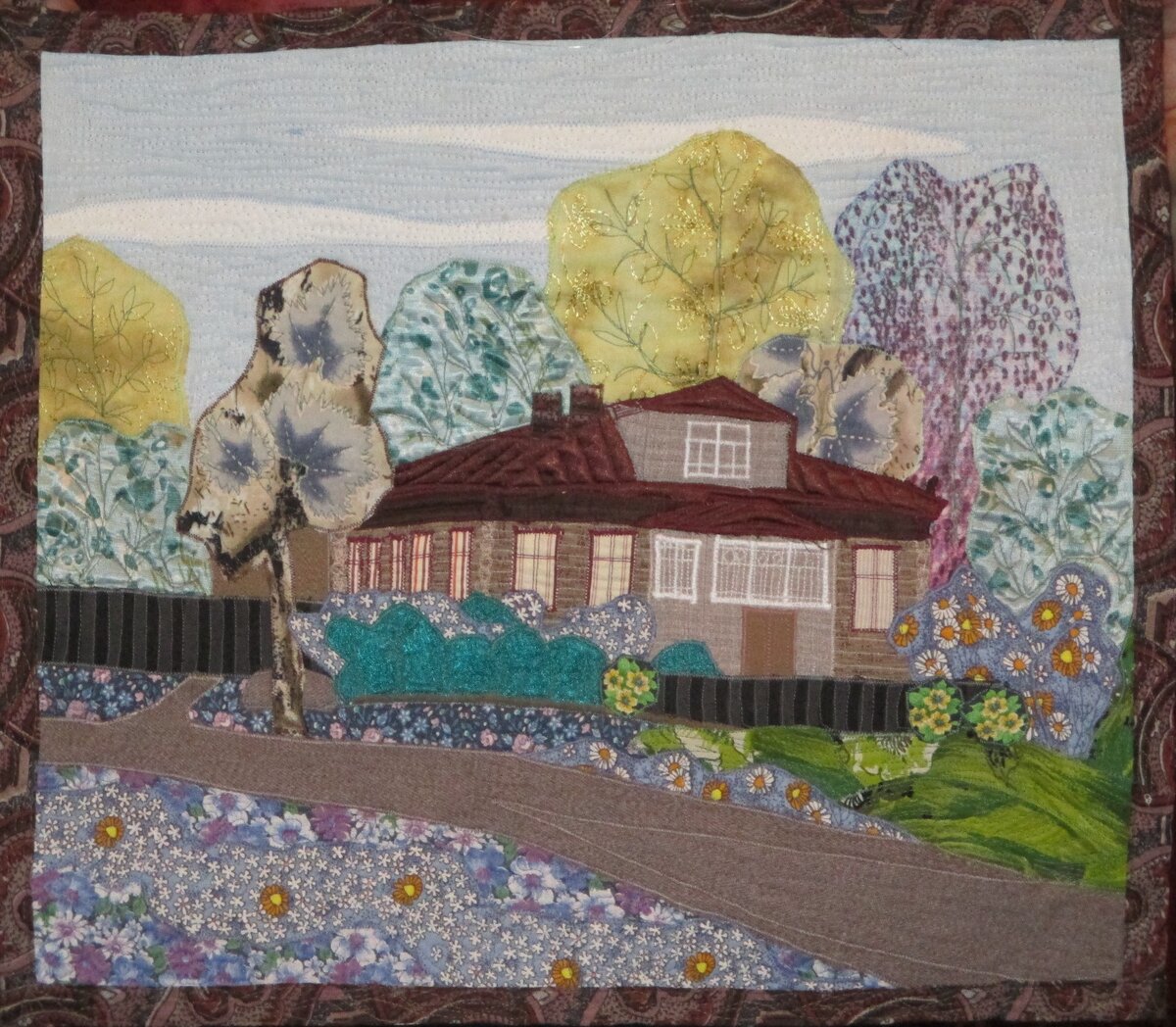 Дом моих бабушки и дедушки на лоскутной картине