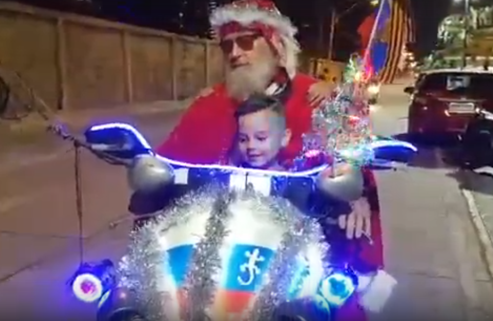 Владимир дарит радость детям!