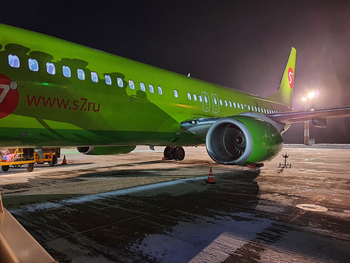 Перелет кемерово сочи. МС 21 s7 Airlines. Boeing 737-800 s7 бизнес класс. Самолет Кемерово Москва. Полет Кемерово Москва.