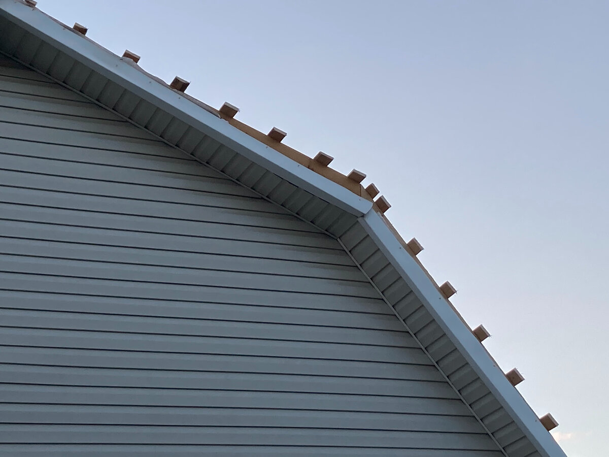 Здесь видно на сколько подняли одну из сторон.