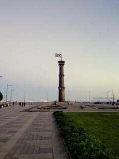 Башня на берегу Финского залива. Высота 46 метров.