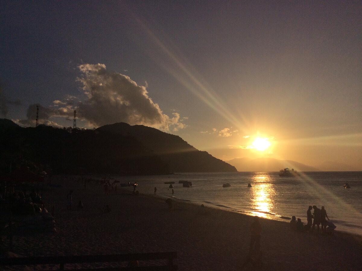 Солнце уходит вечером, чтобы утром появиться вновь