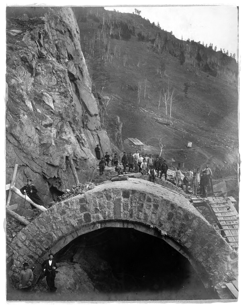 Кругобайкальская железная дорога (КБЖД). Вид свода галереи на 15 версте.
