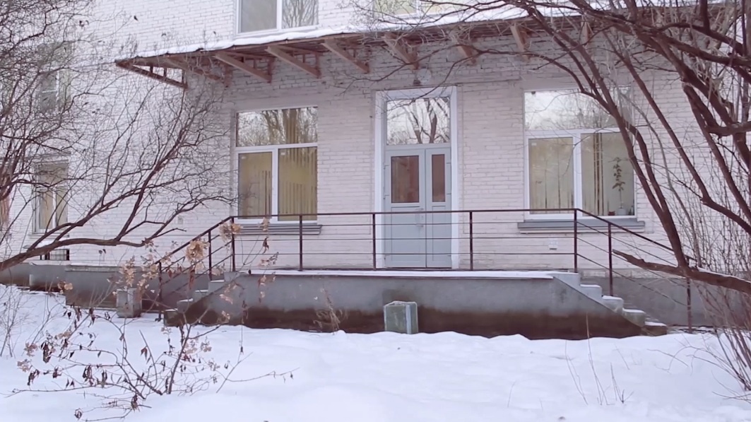 Центральный вход