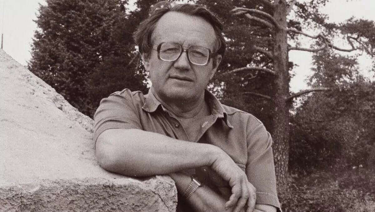 Алесь Адамович