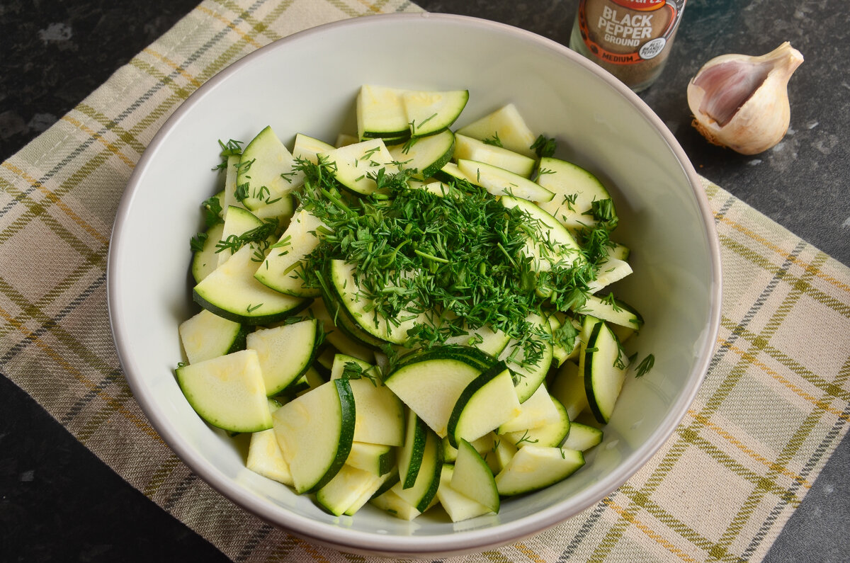 Салат из цукини на зиму: простая в приготовлении и вкусная закуска | ПРО  красивости: DIY и искусство | Дзен