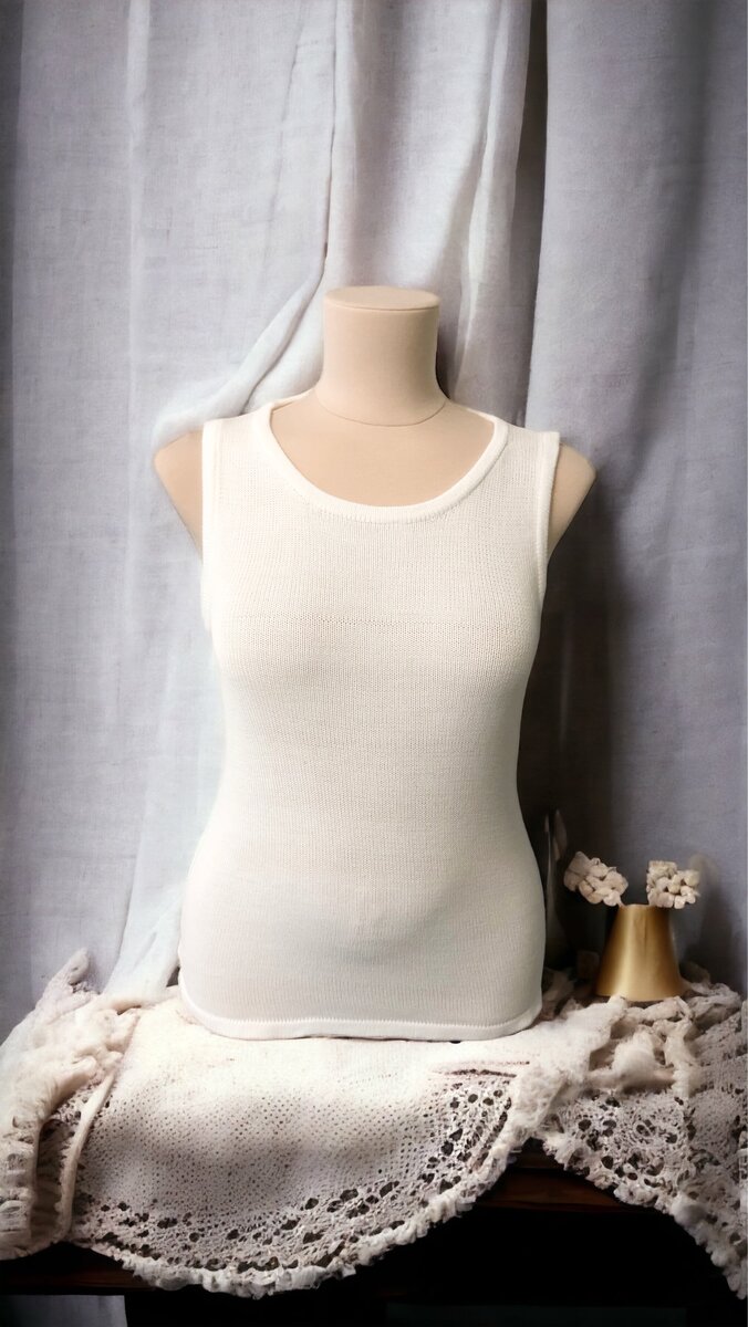 Готовая майка, связанная на машинке Нева-5.