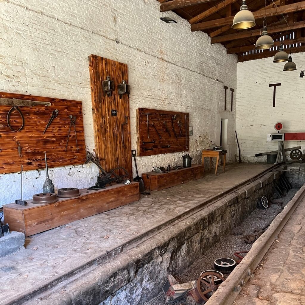 Бывший ремонтный цех.