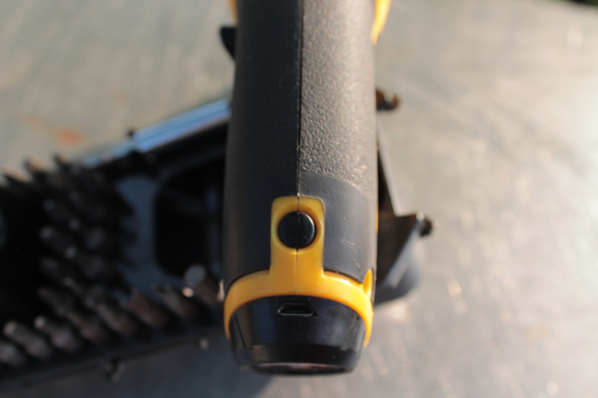 Отвертка – полезный и распространенный бытовой инструментов. С ее помощью можно что угодно разобрать, собрать или починить.-7