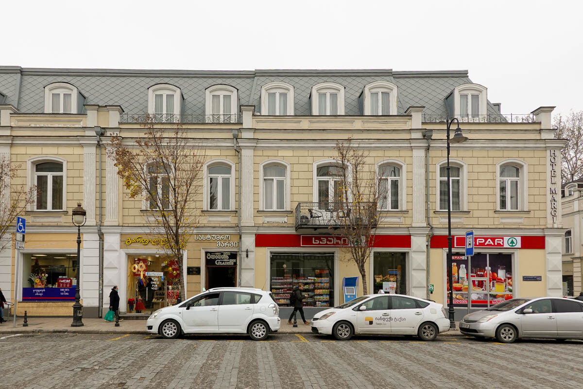 Спар в Тбилиси. Все фотографии в статье мои