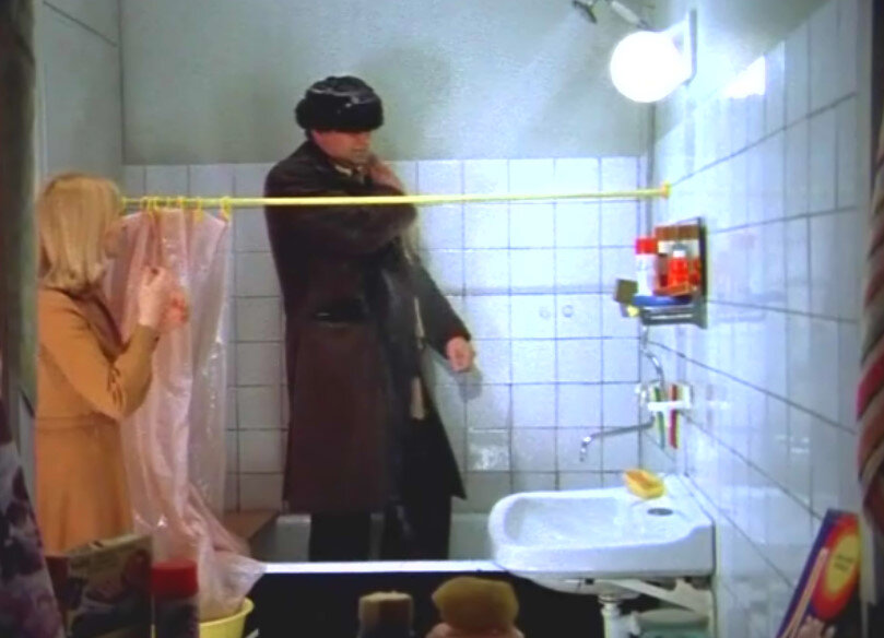 Кадр из фильма " Ирония судьбы, или С лёгким паром"        