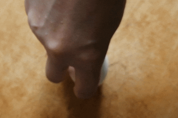 Вареное яйцо отлично вертится!