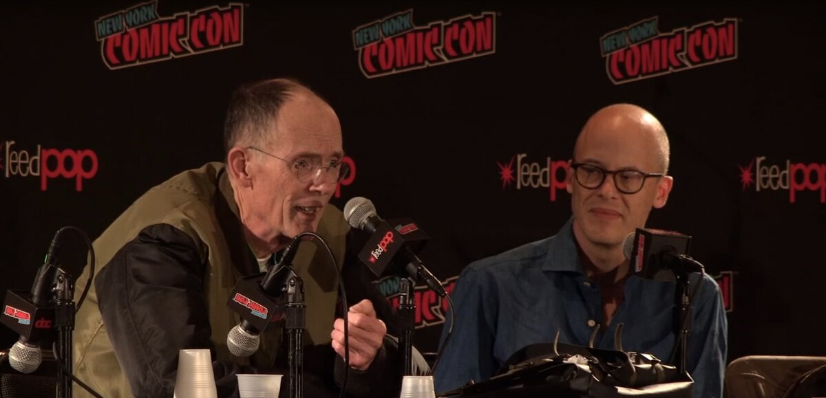 Писатель Уильям Гибсон участвует в панельной дискуссии на NYCC 2019