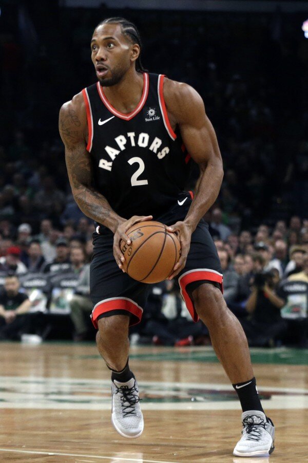 https://image.masslive.com/home/mass-media/width600/img/celtics_impact/photo/kawhi-leonard-eb70b7fe3dbb4d33.jpg