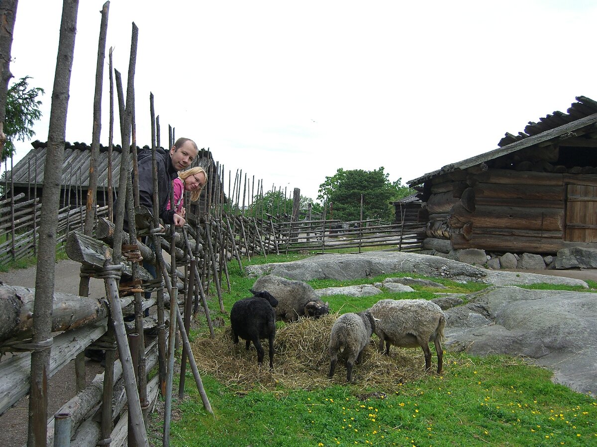 Я с супругом в парке "Скансен" (Швеция, Стокгольм)