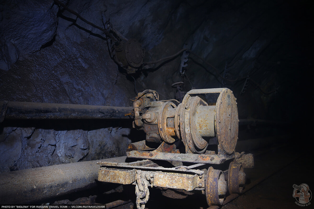 Нашли брошенную рудничную технику в старой шахте по добыче свинцовой руды!