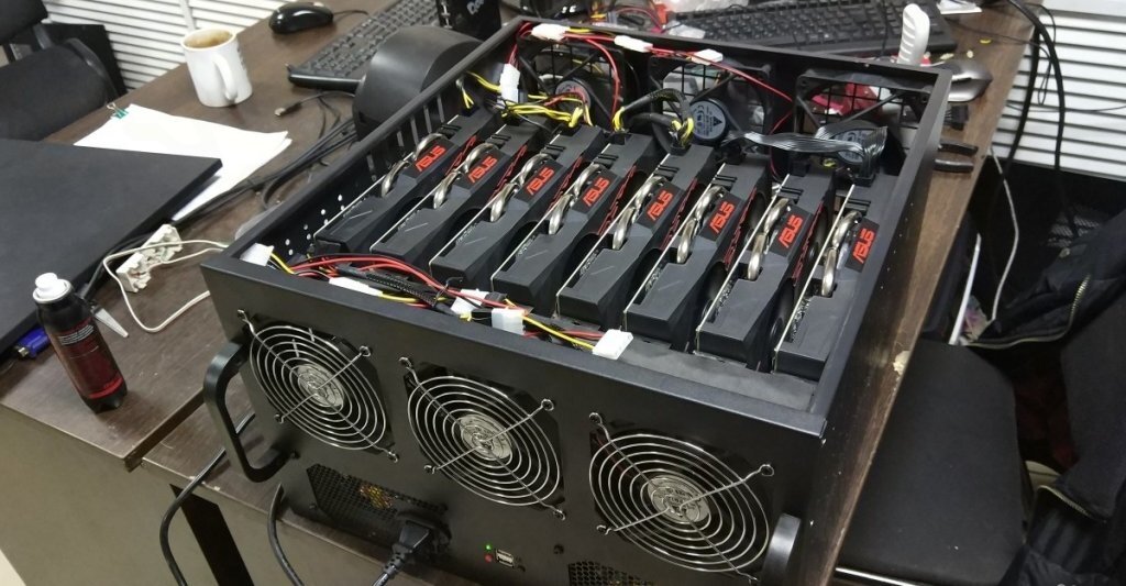 Компактная ферма для видеокарт. Источник: youtube.com 