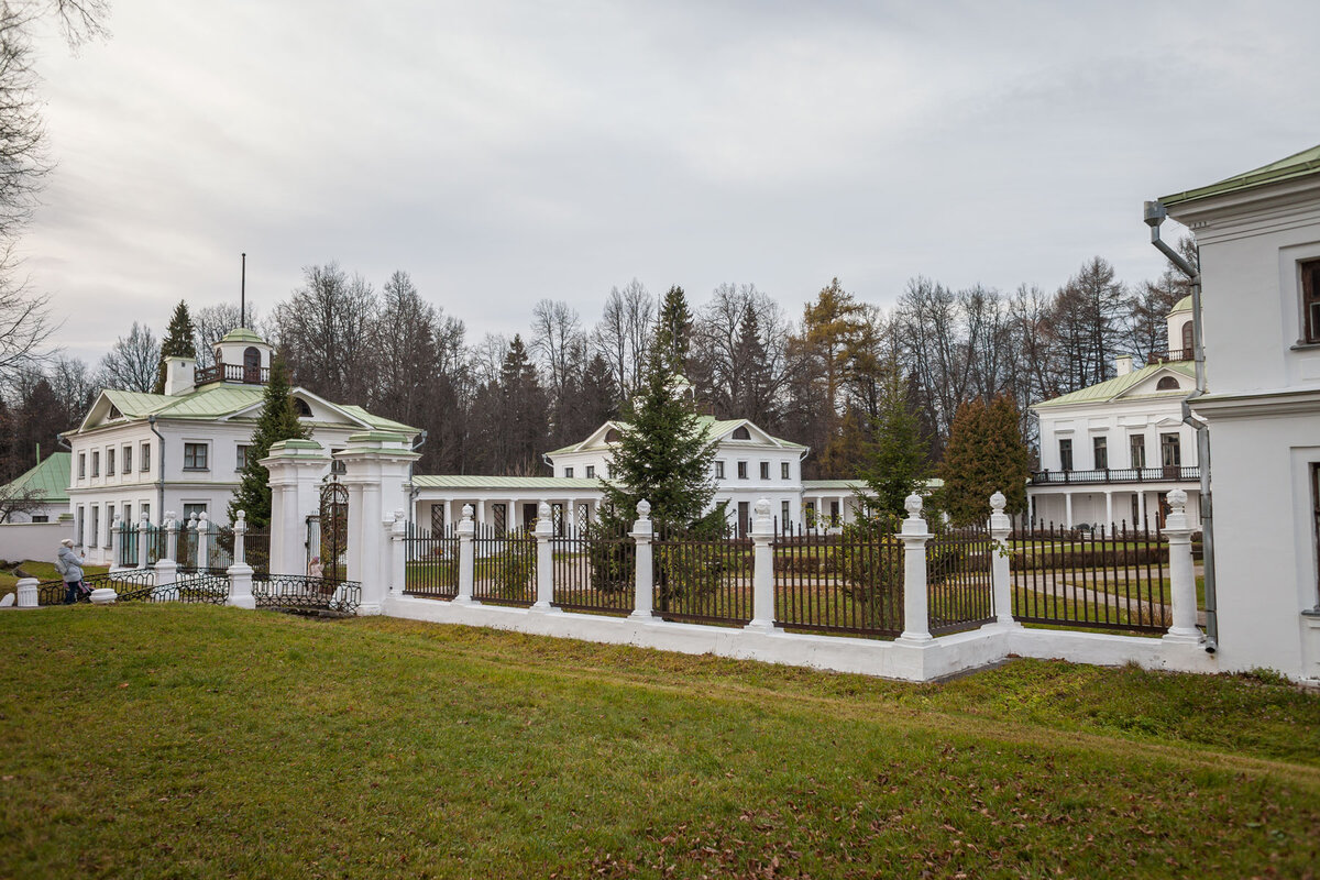 Усадьба середниково фото внутри усадьбы