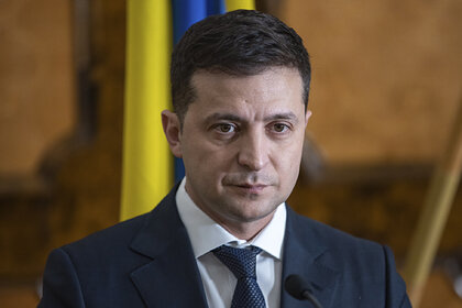 Будущий визит президента Украины Владимира Зеленского в США сможет состояться только после завершения расследования по импичменту в отношении его американского коллеги Дональда Трампа. Подробности переговоров представителей Киева и Вашингтона по этому вопросу раскрыл министр иностранных дел Украины Вадим Пристайко в интервью УНИАН. 
По его словам, расследование по делу об импичменте Трампа, в котором упоминается Украина, — это «не лучшее время» для организации визита президента Украины в США. По этой причине глава МИД считает, что необходимо подождать, пока закончится расследование. «Это внутреннее дело США. Украина просто ждет приглашения», — отметил Пристайко.