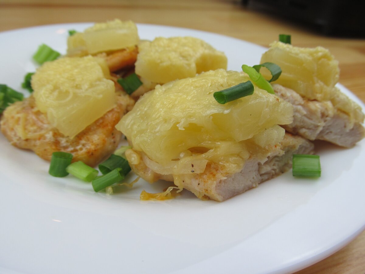 Куриное филе в духовке с ананасом и сыром рецепты с фото