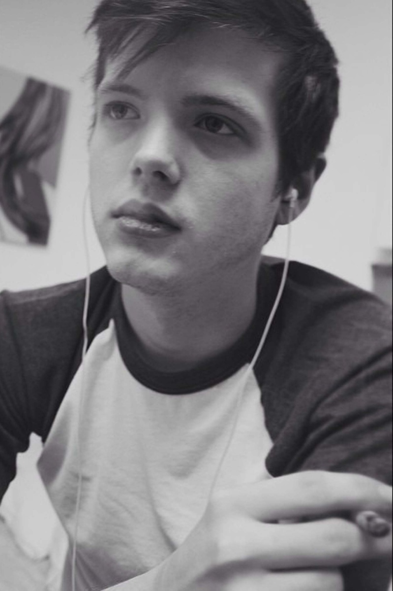 кстати, курение убивает, не забывайте. 