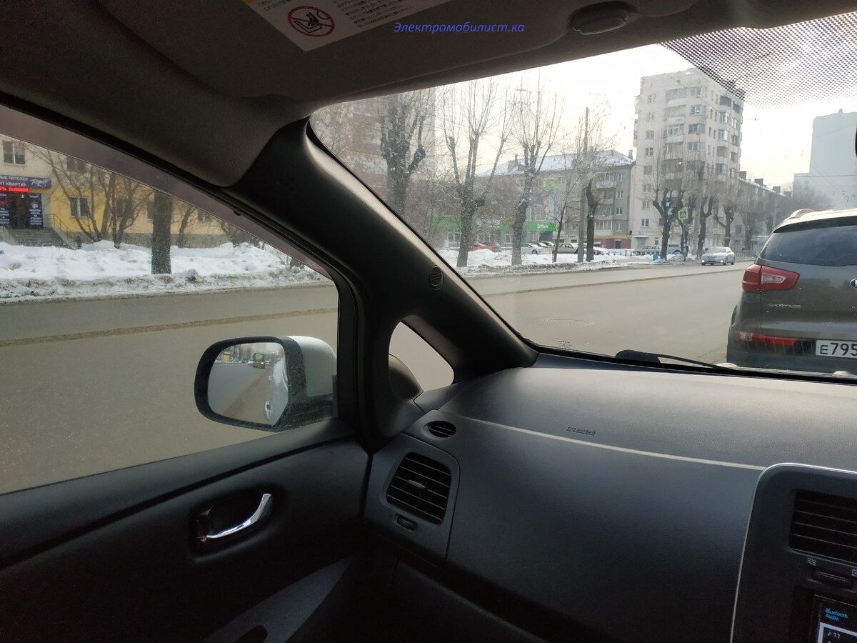 Левая стойка у пассажирского места