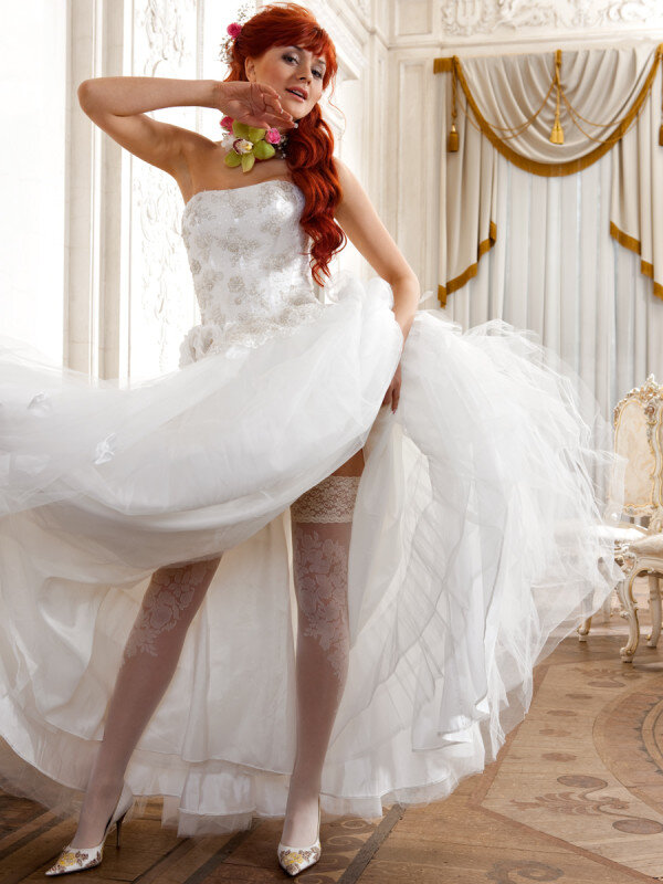 Чулки для невесты поудобнее, чем колготки