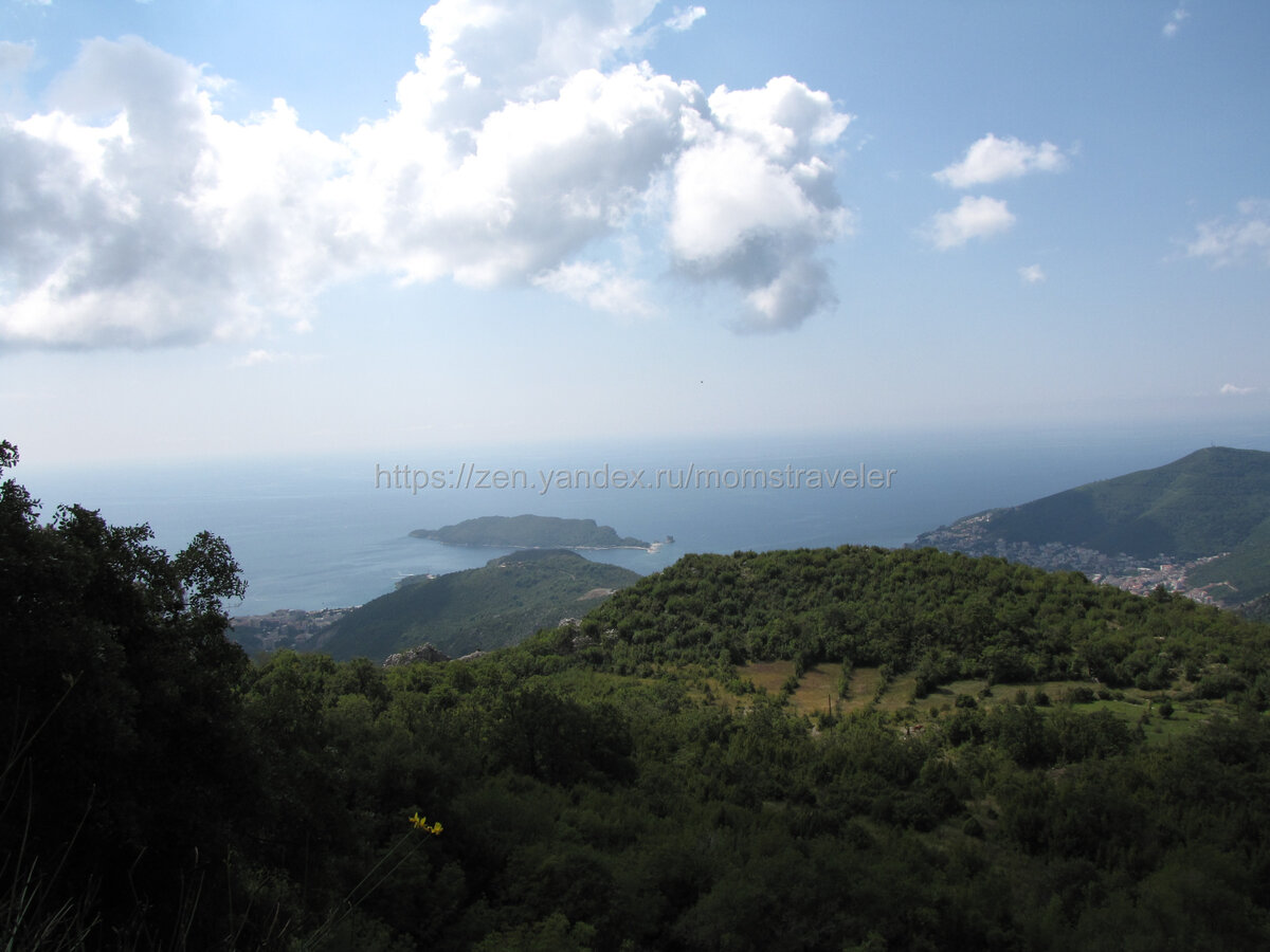 Вот такие виды можно наблюдать из окна машины