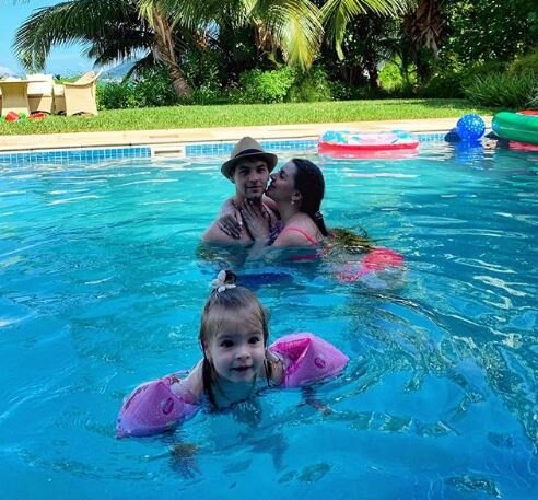 Дима, Оля и Василиса Дмитренко (Рапунцель) (фото из Instagram)