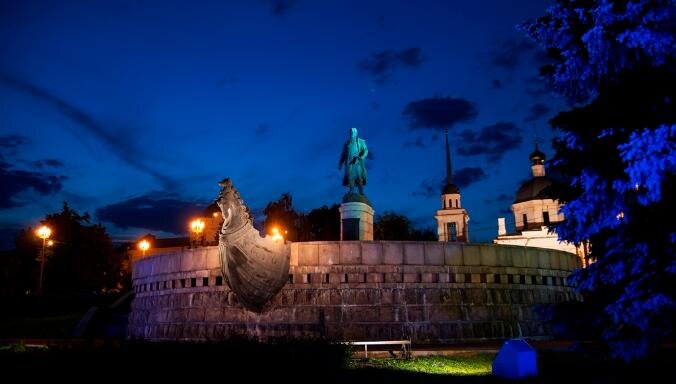 Тверь, памятник Афанасию Никитину.Фото из Яндекса