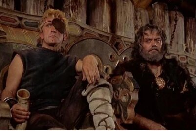 Рагнар Лодброк вместе с сыном Сигурдом Змей в глазу.  Кадр из фильма "Викинги".