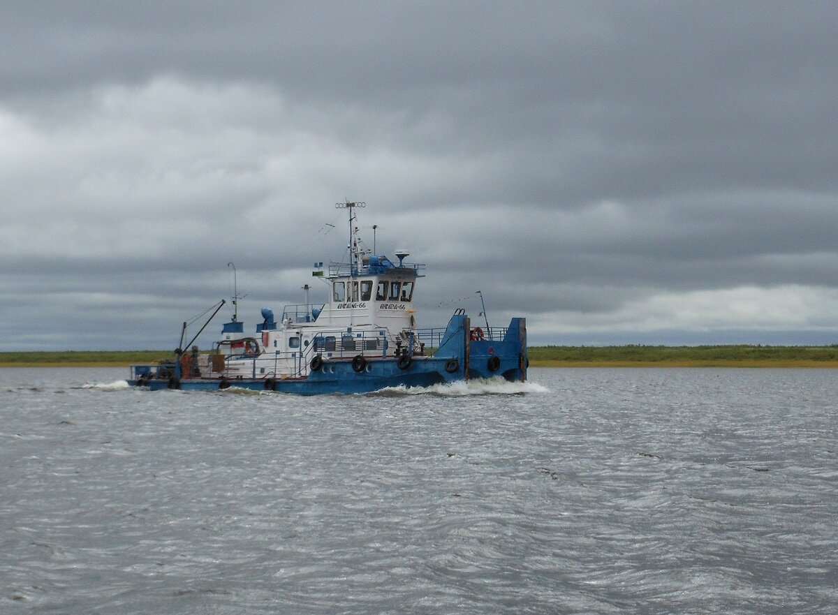 На просторах Ангары. Теплоход не наш, но у нас был точно такой. Фото автора.
