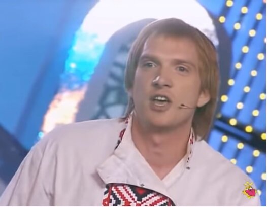 Андрей Бурковский. Команда КВН "Максимум". Кадр из выступления на фестивале в Юрмале. 2008 г.