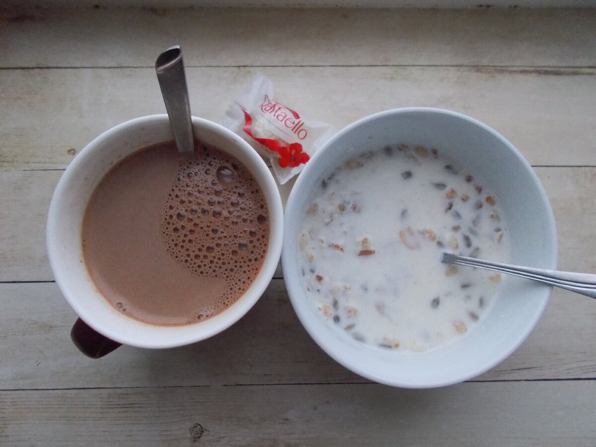 Лидия V - Мультизлаковая каша на молоке и какао с молоком (когда-то я это съела)