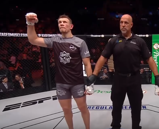 Максим Гришин в клетке лиги PFL