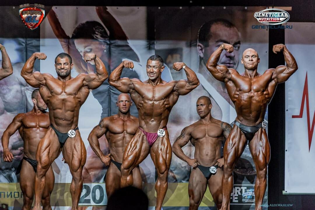 Front double biceps - двойной бицепс спереди