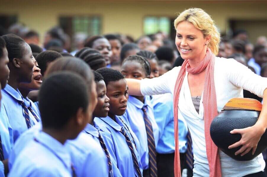 «Проект Шарлиз Терон по помощи Африке» (Charlize Theron Africa Outreach Project, CTAOP) финансирует инициативы, направленные на борьбу с ВИЧ/СПИД среди африканской молодежиФото: eifoundation.org
