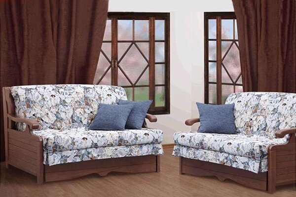 Интерьер гостиной в стиле Прованс с двумя диванами трансформирующимися в кровать при помощи механизма аккордеон. Обладают ровным спальным местом без стыков.