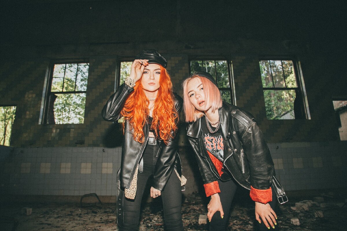 Кис-кис в заброшенном здании