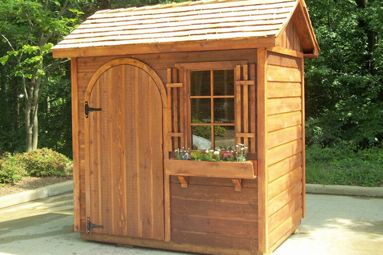 Туалет для дачи – незаменимая постройка на участке.
