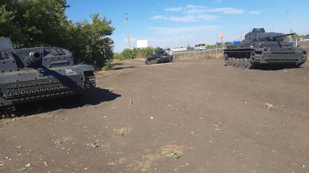 Дон техник. Музей военной техники Воронеж м4. Музей военной техники под Воронежем на трассе м4. Музей техники на трассе м4. Музей военной техники Воронеж м4 Дон.