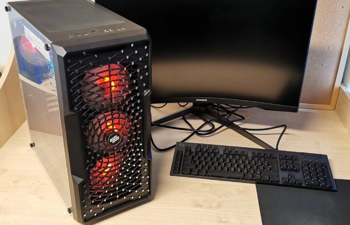 Имея относительно новый компьютер и монитор, у нас не должно возникнуть проблемы с наличием соответствующих разъемов.