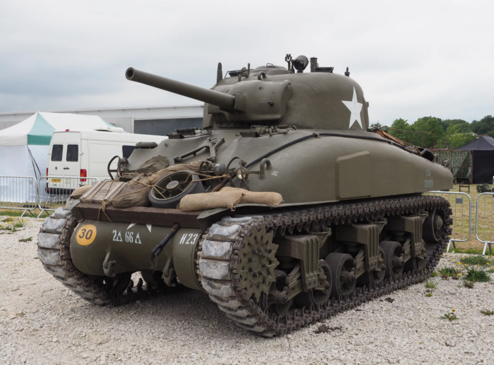 Первый американский танк. Американский танк "Шерман". М4а1 Шерман. Американский танк м4. Американский танк m4 Sherman.