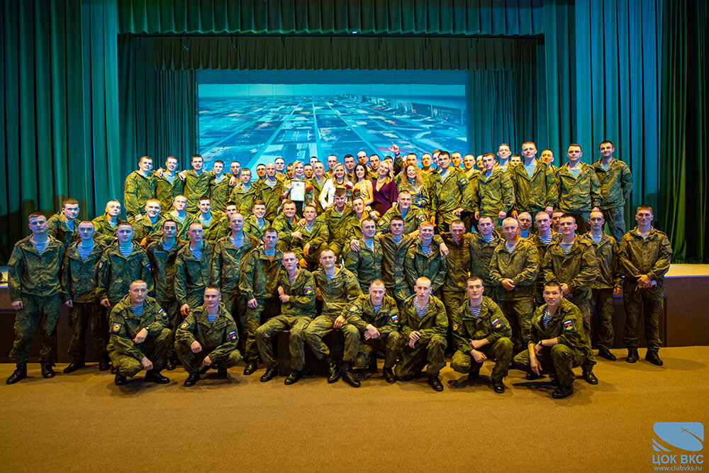 Артисты творческой группы ЦОК ВКС выступили в Наро-Фоминске для участников Парада Победы на Красной площади