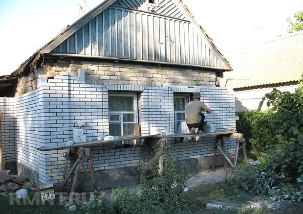 Как приподнять крышу чтобы надстроить стены для второго этажа5