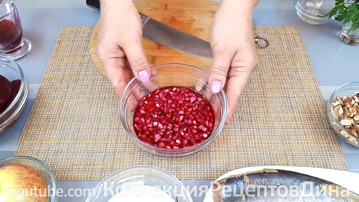 Салат из сельди с яблоком и маринованной свеклой! Салат на праздничный  стол! | Дина, Коллекция Рецептов | Дзен