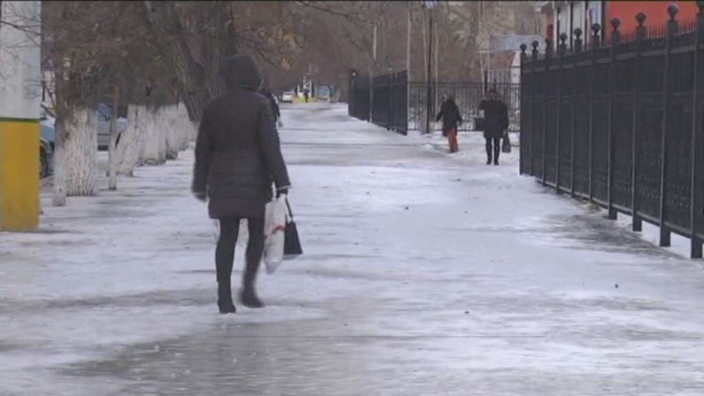 Twitter.com В регионах ДФО провалена борьба со снежными заносами и гололедом 